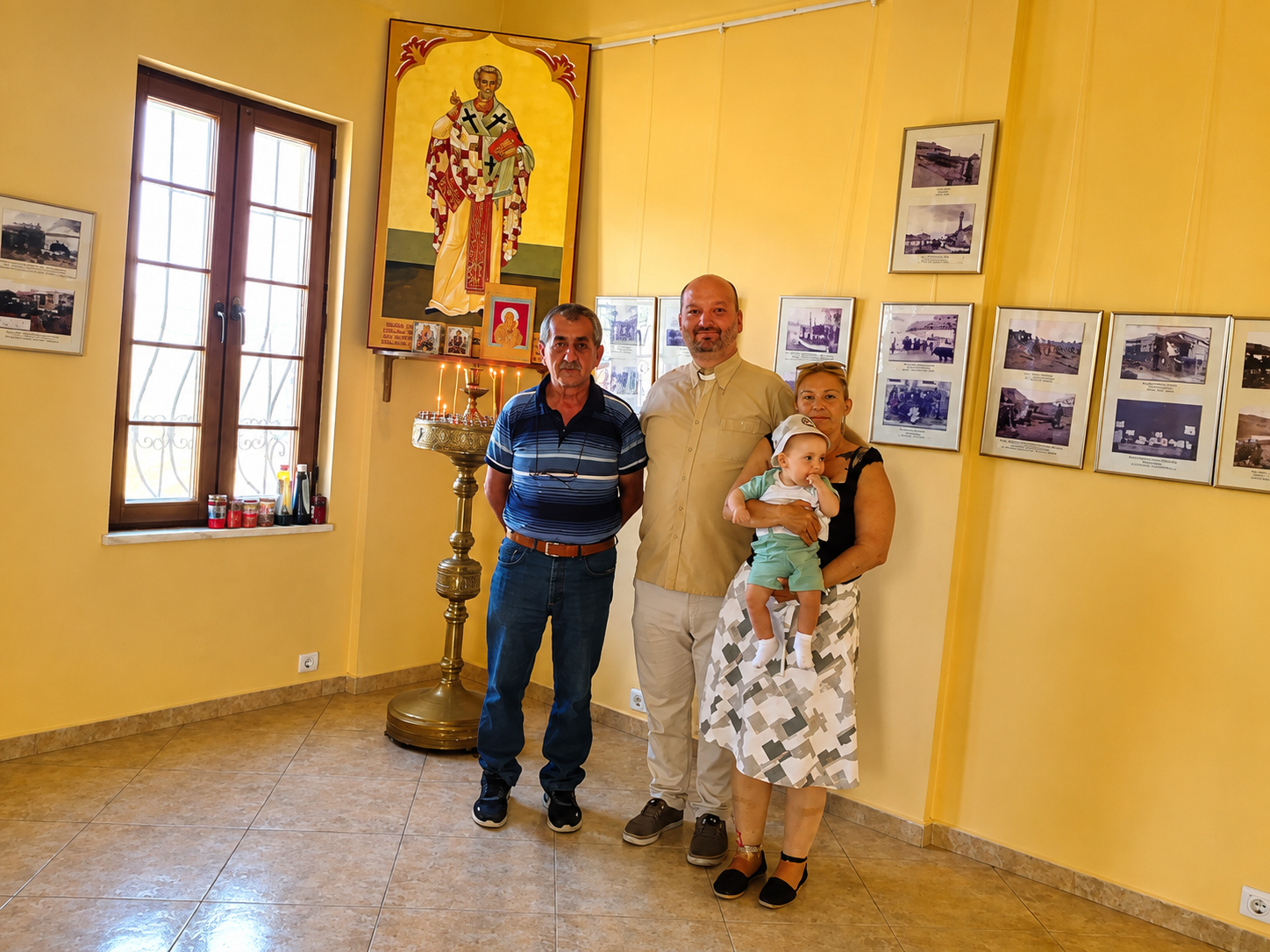 Kilisemizde bir aile ile birlikte